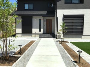 コンクリート床面種類【金ゴテ仕上げ（かなごてしあげ）】