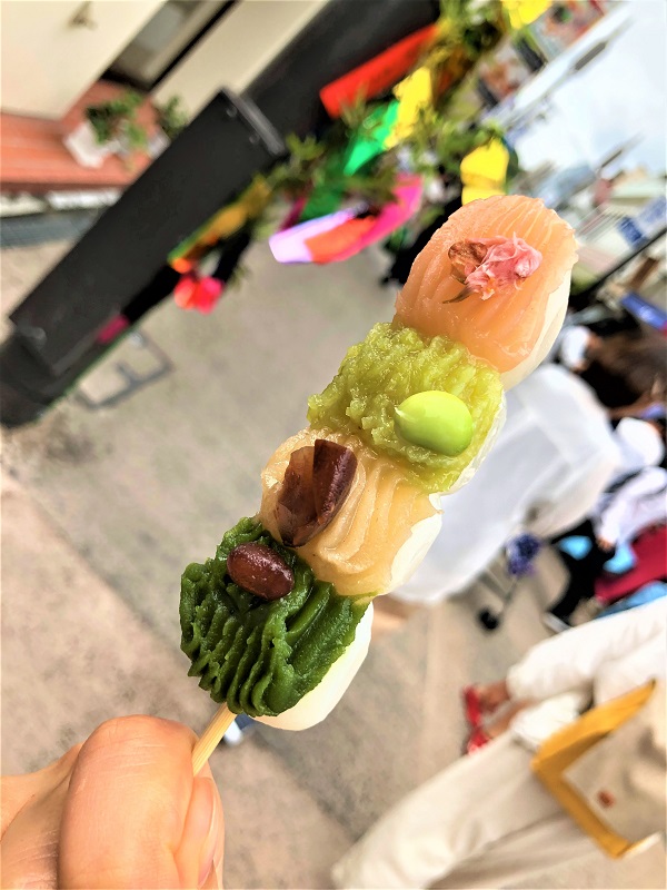 鎌倉『小町通り』で食べ歩き！絶対食べるべし！おすすめグルメさくらの夢見屋の団子