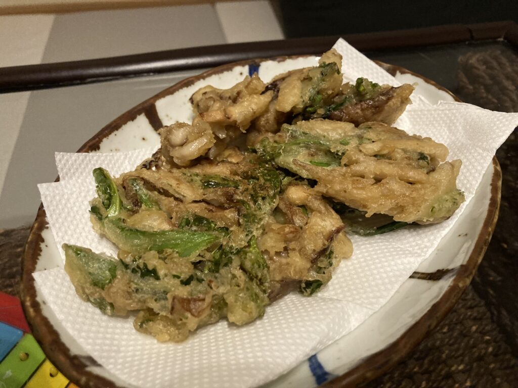 原木シイタケで作るおいしいレシピ（しいたけとケールのかき揚げ天ぷら）