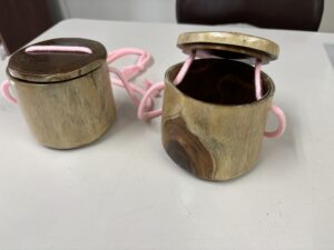 槐（えんじゅ）の木で釣りのエサ入れを手作りしました☆原木を欲しい方も募集中！